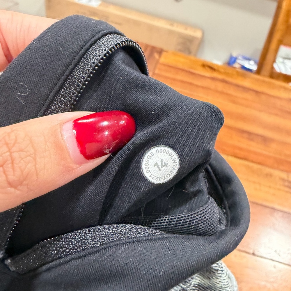 Lululemon Speed Up Mid Rise 4” - Picture 3 of 3
